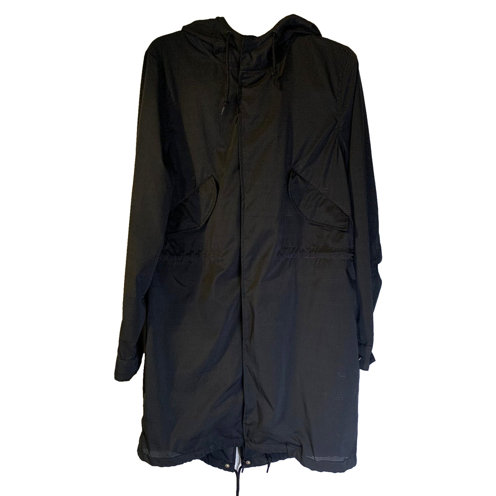Alpha Industries Men's 100% Nylon Raincoat Size M Black Snaps Adjustable Waist